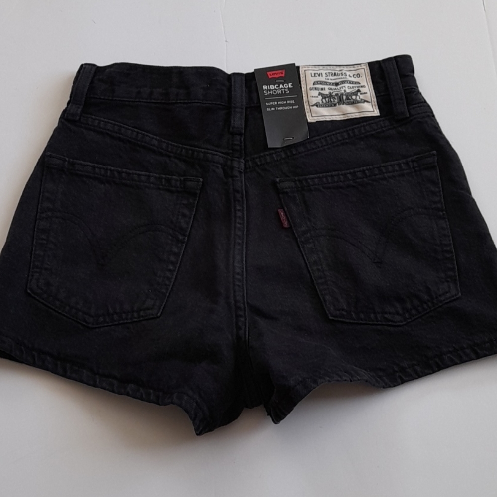 LEVI'S Ribcage Shorts - Picture 4 of 9